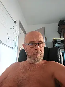 Snapshot of hpp66 chatting on 09/14/25, 06:47 hpp66 online show from 09/14/25, 06:47
