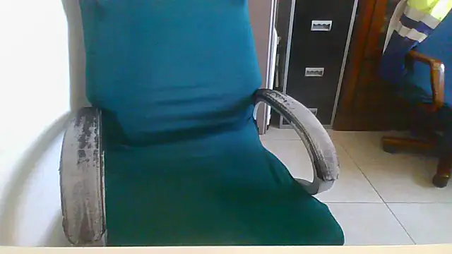 Snapshot of hpp66 chatting on 06/18/26, 12:43 hpp66 online show from 06/18/26, 12:43