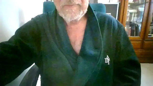 Snapshot of hpp66 chatting on 04/21/26, 03:40 hpp66 online show from 04/21/26, 03:40