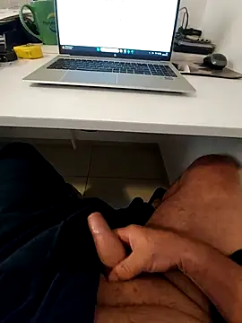 Snapshot of hpp66 chatting on 05/04/26, 05:22 hpp66 online show from 05/04/26, 05:22