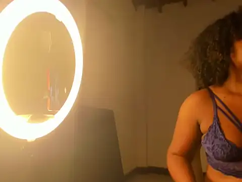 CAROLINNAGOMEZ online show from 11/15/25, 12:25