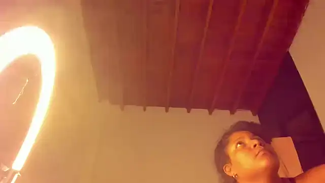 CAROLINNAGOMEZ online show from 11/08/25, 02:48