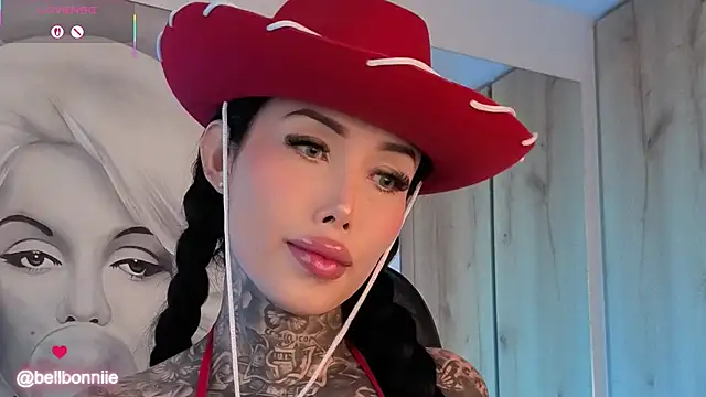 Snapshot of belllbonniie chatting on 10/12/25, 08:54 belllbonniie online show from 10/12/25, 08:54