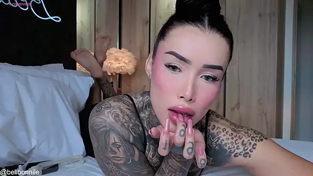 Snapshot of belllbonniie chatting on 05/12/26, 06:47 belllbonniie online show from 05/12/26, 06:47