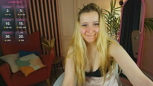 Snapshot of Milana_Key chatting on 09/10/25, 07:18 Milana Key online show from 09/10/25, 07:18