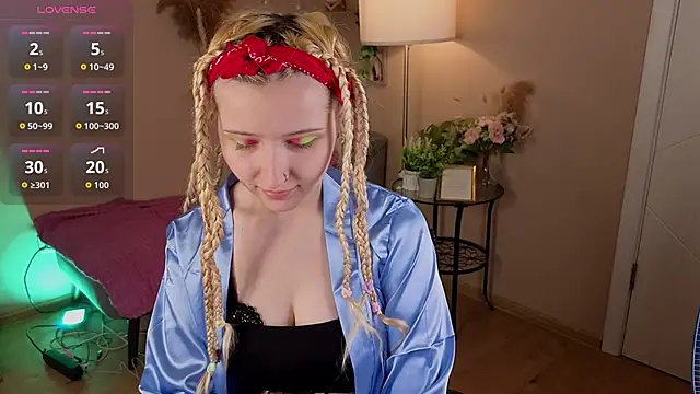 Milana Key online show from 12/04/25, 09:36