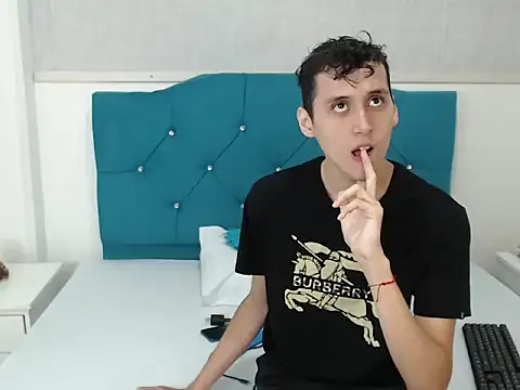 LuigiMarchetti online show from 11/28/25, 07:47