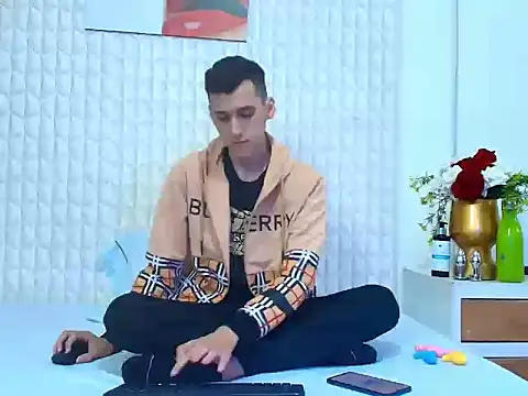 LuigiMarchetti online show from 10/20/25, 07:47