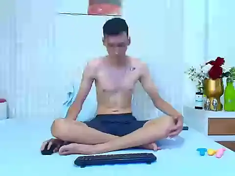 LuigiMarchetti online show from 10/22/25, 07:46