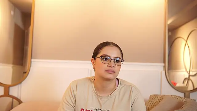 Tayler Kim online show from 10/11/25, 06:42