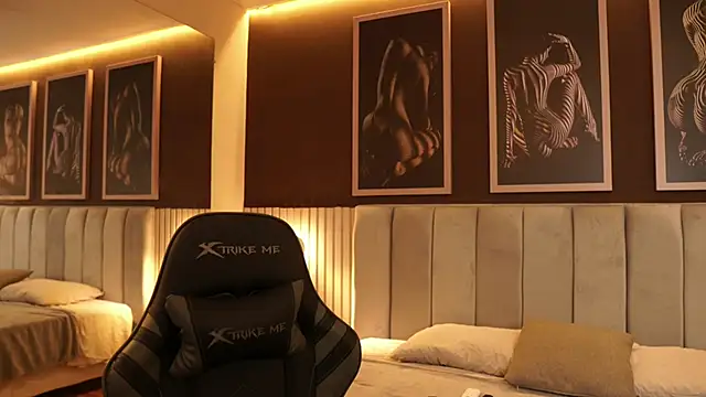 Tayler Kim online show from 09/17/25, 04:31