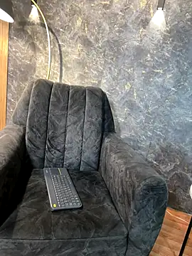 Tayler Kim online show from 10/24/25, 07:13