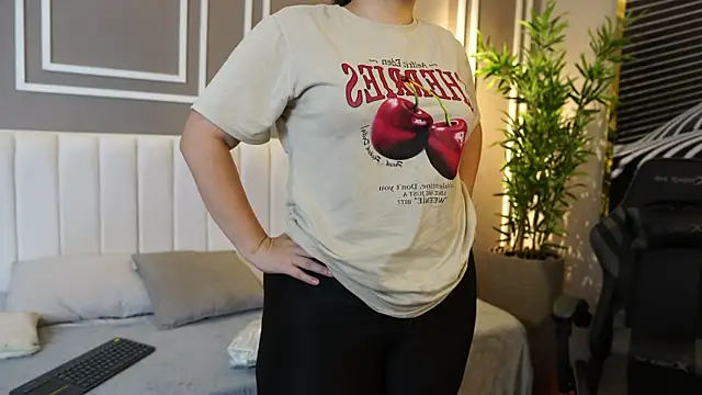 Tayler Kim online show from 11/11/25, 06:25