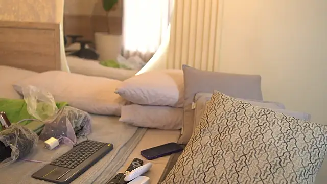 Tayler Kim online show from 10/30/25, 07:00