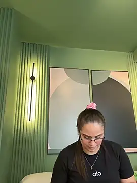 Tayler Kim online show from 03/12/26, 06:45