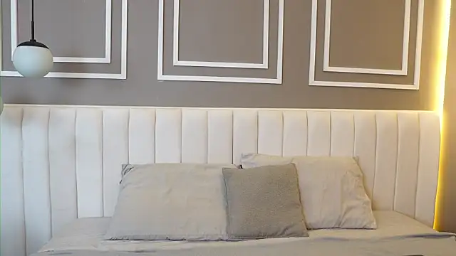 Tayler Kim online show from 11/14/25, 08:12