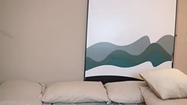 Tayler Kim online show from 10/19/25, 04:54