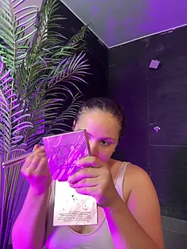 Tayler Kim online show from 04/05/26, 05:41