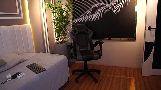 Tayler Kim online show from 11/20/25, 07:03