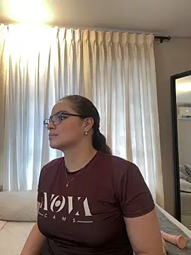 Tayler Kim online show from 04/08/26, 06:53