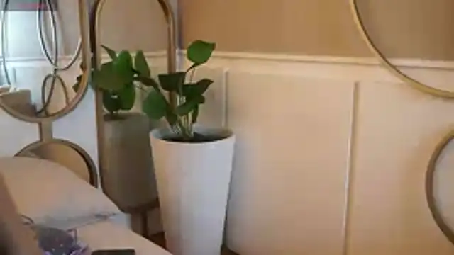 Tayler Kim online show from 11/07/25, 03:38