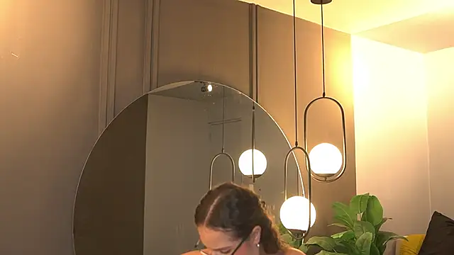 Tayler Kim online show from 09/09/25, 12:25