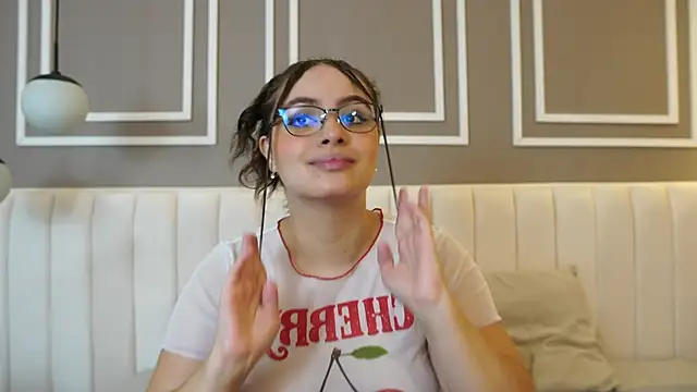 Tayler Kim online show from 11/16/25, 05:17