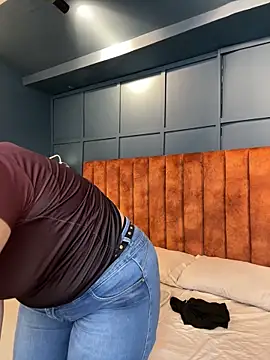 Tayler Kim online show from 03/24/26, 04:40