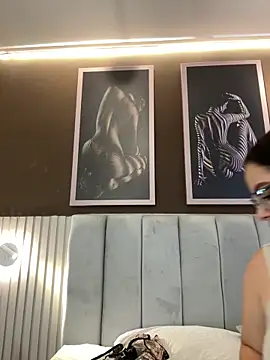 Tayler Kim online show from 12/15/25, 06:36