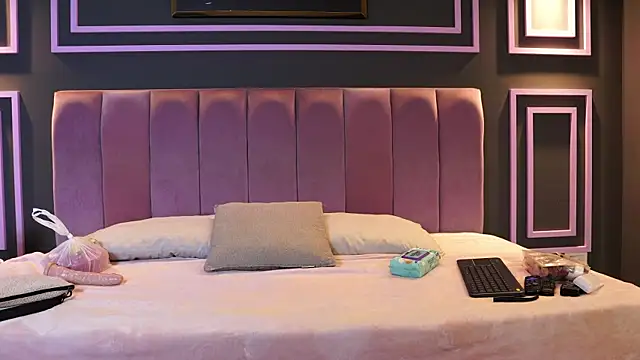 Tayler Kim online show from 01/18/26, 05:38