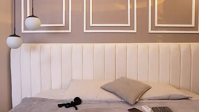 Tayler Kim online show from 03/08/26, 04:21