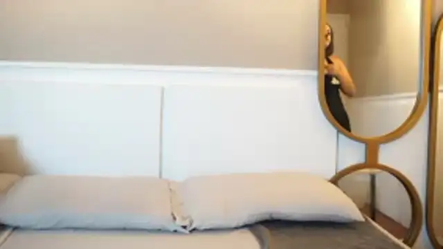 Tayler Kim online show from 10/23/25, 06:28