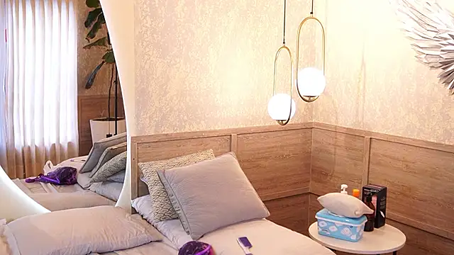 Tayler Kim online show from 09/20/25, 06:35