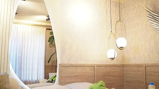 Tayler Kim online show from 10/05/25, 04:09