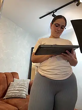 Tayler Kim online show from 02/20/26, 06:43