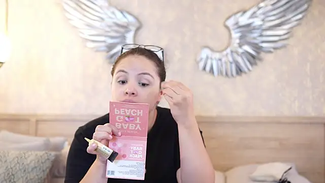 Tayler Kim online show from 12/04/25, 04:39