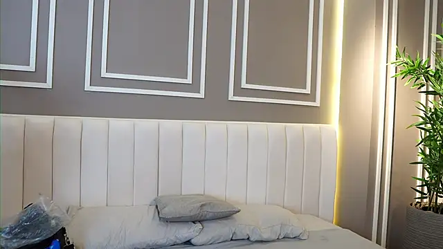 Tayler Kim online show from 11/15/25, 06:23