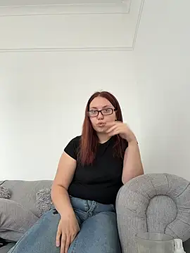 Snapshot of RoseMaee chatting on 10/08/25, 12:28 RoseMaee online show from 10/08/25, 12:28