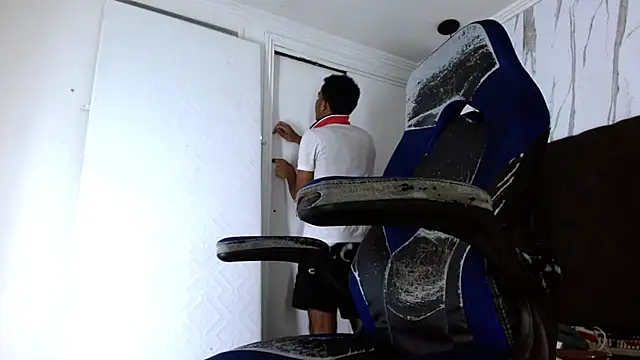 aston xvera online show from 10/17/25, 03:21