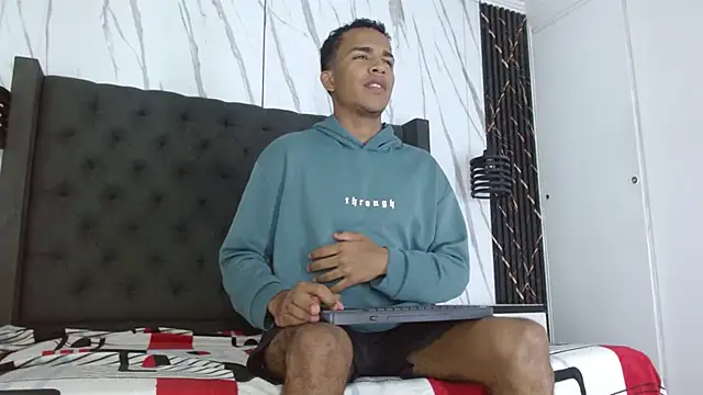 aston xvera online show from 10/10/25, 03:29