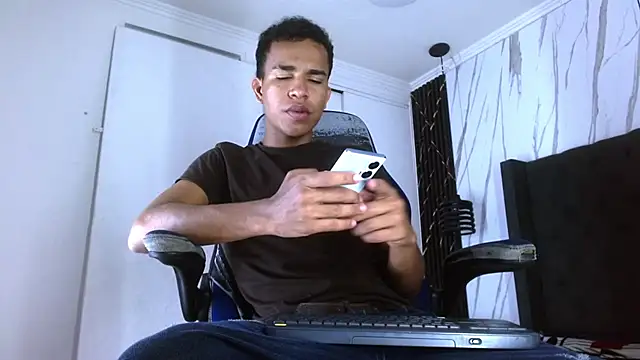 aston xvera online show from 10/21/25, 03:50