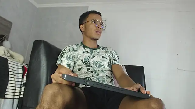 aston xvera online show from 11/27/25, 09:37