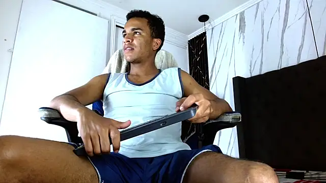 aston xvera online show from 10/29/25, 03:38