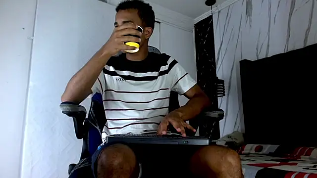 aston xvera online show from 10/23/25, 03:27