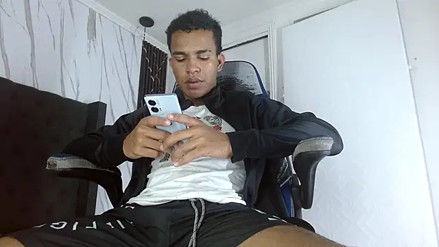 aston xvera online show from 10/25/25, 03:28