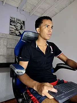 aston xvera online show from 09/20/25, 03:17