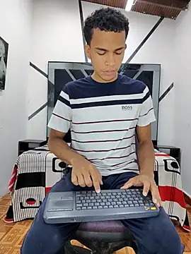 aston xvera online show from 09/24/25, 07:31