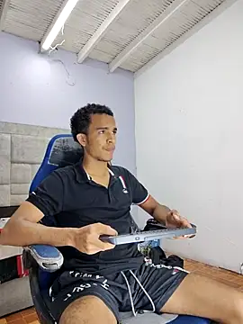 aston xvera online show from 09/09/25, 02:54