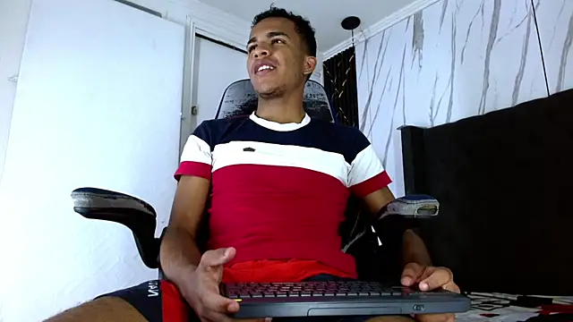 aston xvera online show from 10/11/25, 03:29