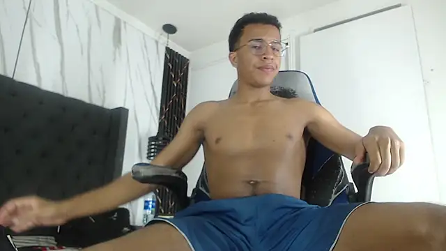 aston xvera online show from 11/12/25, 03:43